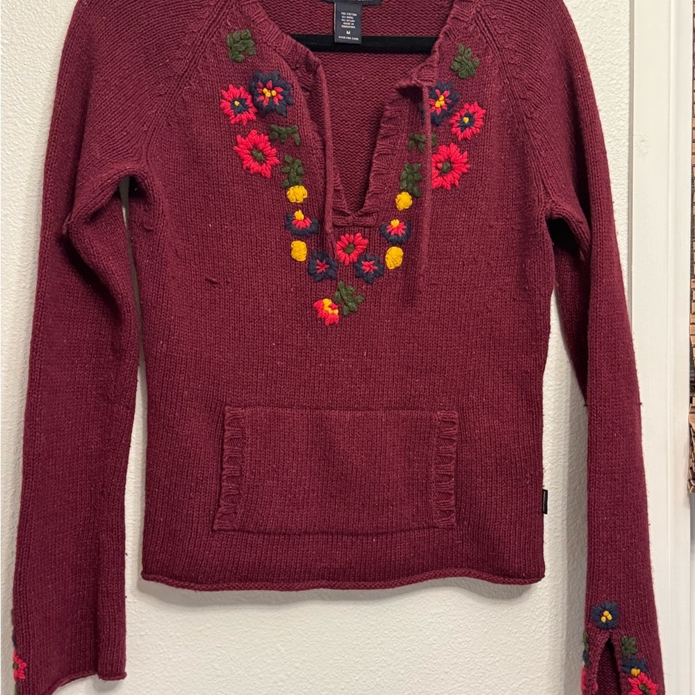 Abercrombie & Fitch Burgundy V-Neck Sweater with Floral Embroidery